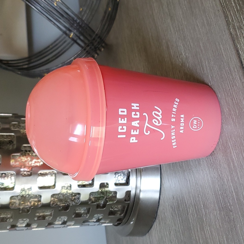 DW Home Summer Smelling Peach Iced Tea Candle 11.2 oz - Picture 2 of 6